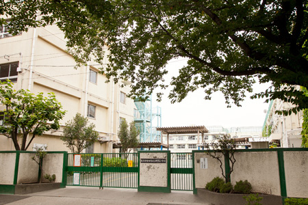 【小学校】世田谷区立用賀小学校まで851ｍ
