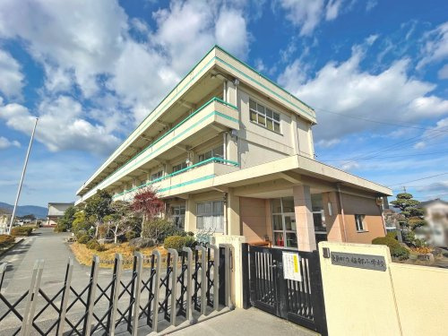 【小学校】稲部小学校まで523ｍ