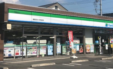 【コンビニエンスストア】ファミリーマート　飯能加治小学校前店まで2138ｍ
