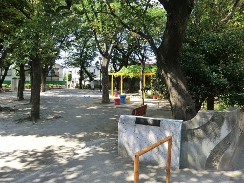 【公園】伊勢脇公園まで258ｍ