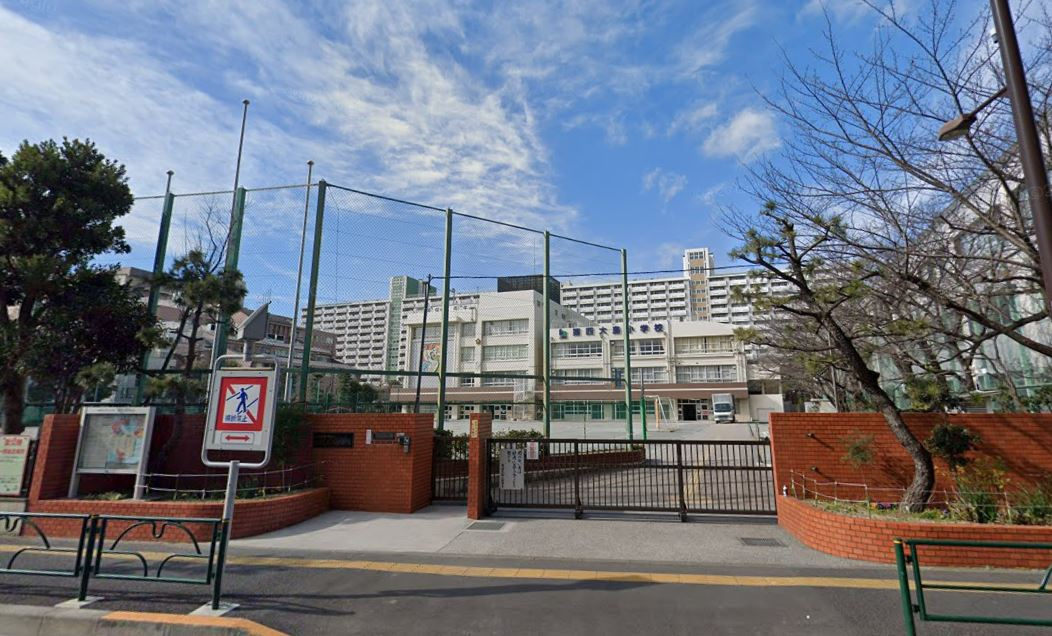 【小学校】江東区立第四大島小学校まで261ｍ