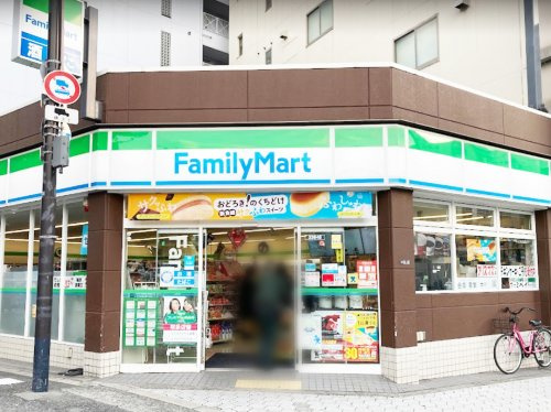 【コンビニエンスストア】ファミリーマート　天王寺堀越町店まで595ｍ