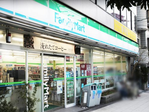 【コンビニエンスストア】ファミリーマート　北河堀店まで329ｍ
