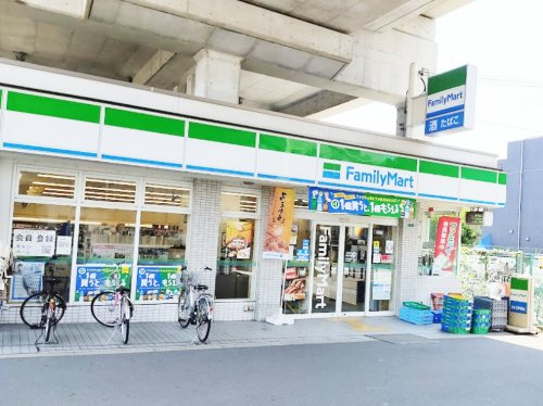 【コンビニエンスストア】ファミリーマート　南田辺駅前店まで332ｍ