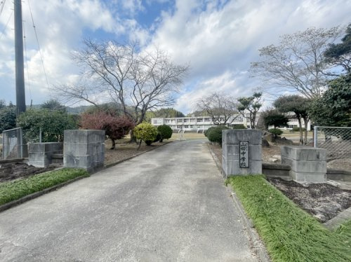 【中学校】姶良市立山田中学校まで1300ｍ