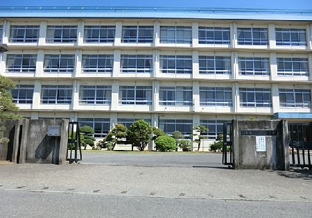 【中学校】平塚市立　神田中学校まで1020ｍ