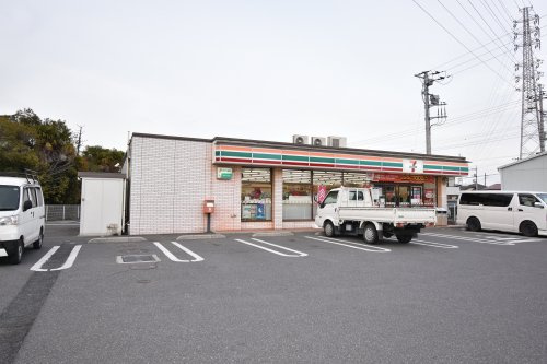 【コンビニエンスストア】セブンイレブン　八潮木曽根店まで1600ｍ