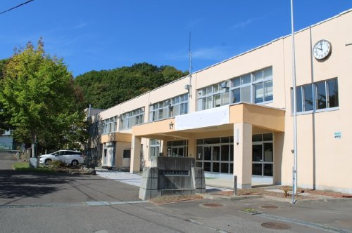 【中学校】札幌市立簾舞中学校まで771ｍ