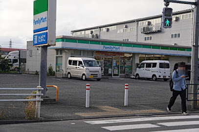 【コンビニエンスストア】ファミリーマート　昭島美堀町店まで727ｍ