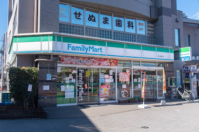 【コンビニエンスストア】ファミリーマート　秋川駅前店まで561ｍ