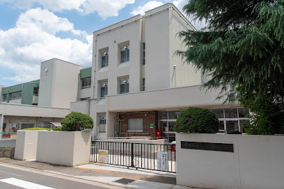 【小学校】清瀬市立清瀬第八小学校まで640ｍ