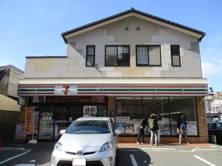 【コンビニエンスストア】セブンイレブン　京都西大路松原店まで57ｍ