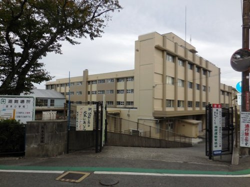 【小学校】大津市立小学校　坂本小学校まで672ｍ