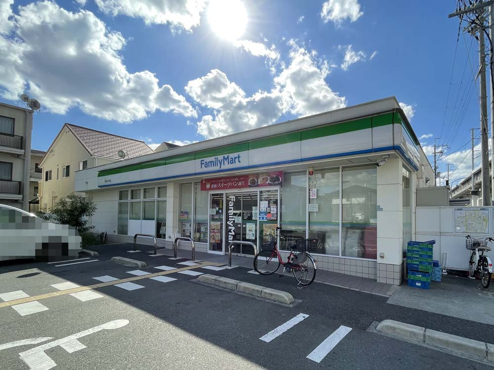 【コンビニエンスストア】ファミリーマート　西宮上大市店まで322ｍ