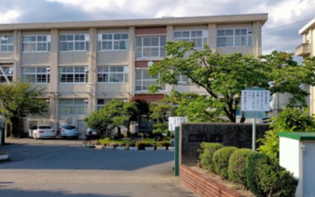 【中学校】岐阜市立島中学校まで2404ｍ