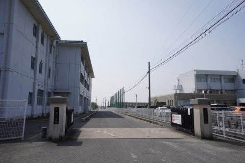 【小学校】小城市立三日月小学校まで2938ｍ
