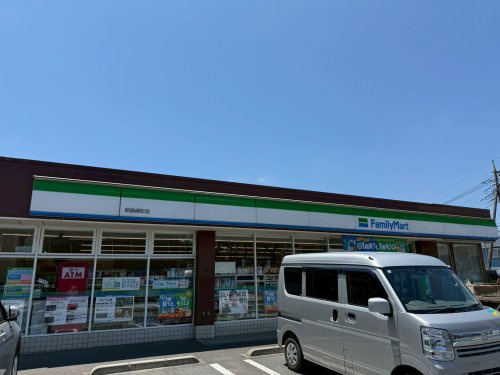 【コンビニエンスストア】ファミリーマート　昭島緑町店まで81ｍ