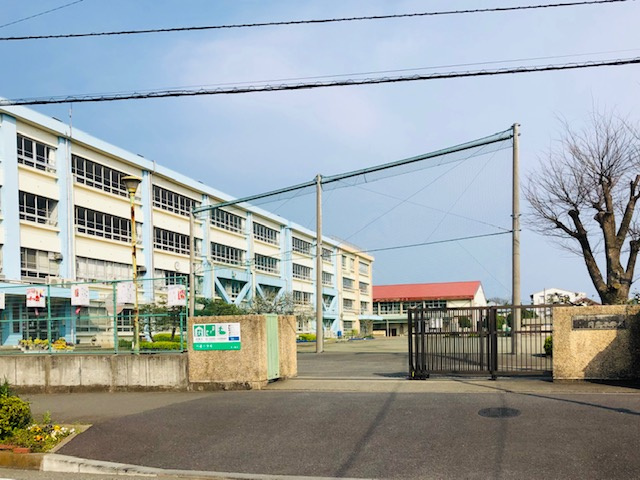 【小学校】茅ヶ崎市立円蔵小学校まで695ｍ