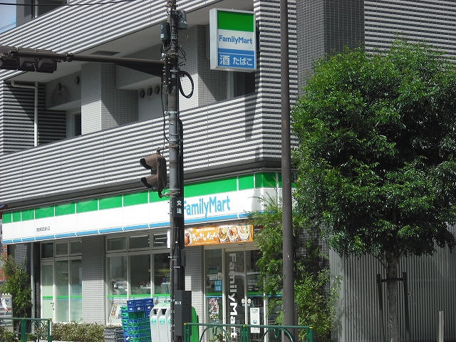 【コンビニエンスストア】ファミリーマート高田新目白通り店まで1065ｍ