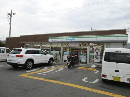 【コンビニエンスストア】ファミリーマート　嵯峨野宮ノ元町店まで214ｍ