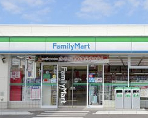 【コンビニエンスストア】ファミリーマート　世田谷成城通り店まで410ｍ