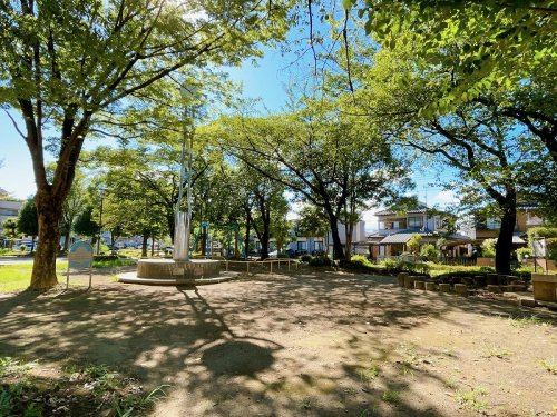 【公園】鶴ケ岡中央公園まで720ｍ