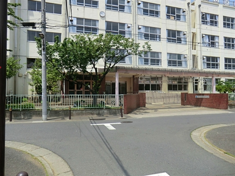 【中学校】足立区立谷中中学校まで1047ｍ