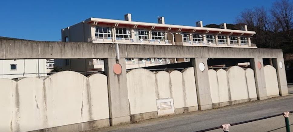 【小学校】笠間小学校まで1182ｍ