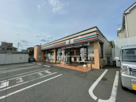 【コンビニエンスストア】セブンイレブン　福生加美平3丁目店まで700ｍ