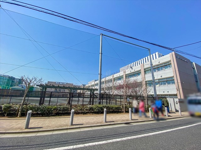 【小学校】世田谷区立上北沢小学校まで513ｍ
