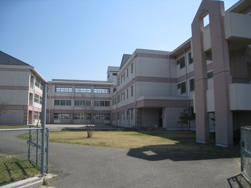 【中学校】龍ケ崎市立中根台中学校まで1283ｍ