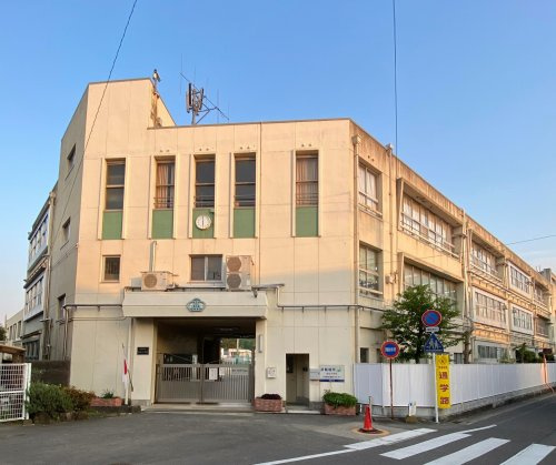 【小学校】高松小学校まで349ｍ