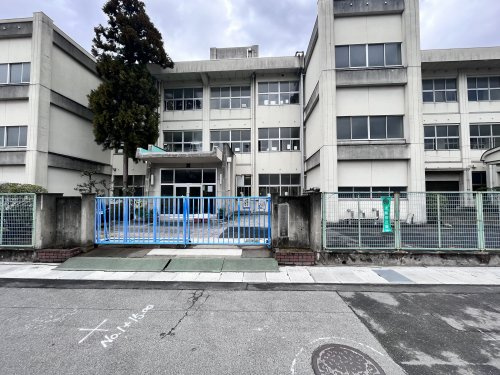 【小学校】香芝市立五位堂小学校まで597ｍ