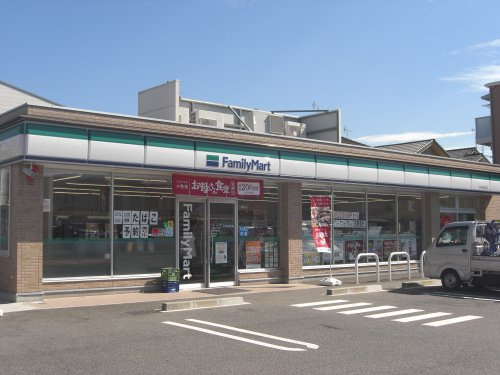 【コンビニエンスストア】ファミリーマート大津今堅田店まで385ｍ