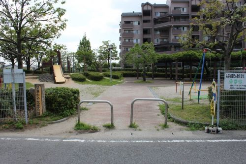 【公園】堅田かや児童公園まで620ｍ