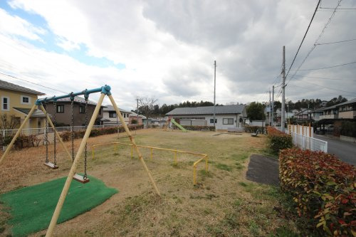 【公園】春日二丁目児童遊園地まで352ｍ