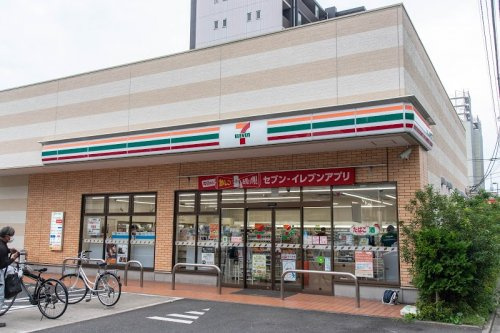 【コンビニエンスストア】セブンイレブン　江戸川区役所北店まで111ｍ