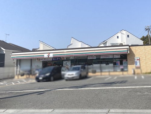 【コンビニエンスストア】セブンイレブン　明石荷山町店まで580ｍ