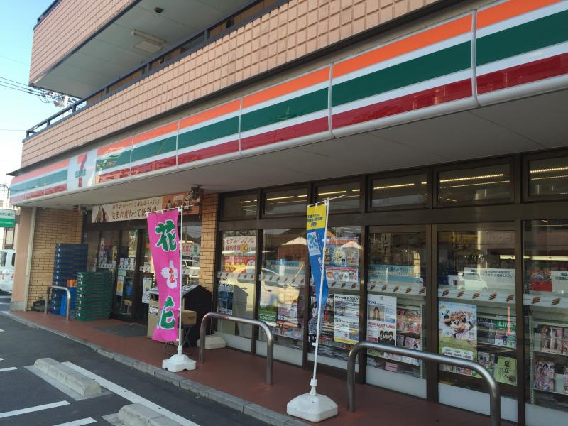 【コンビニエンスストア】セブンイレブン　草加青柳5丁目店まで330ｍ