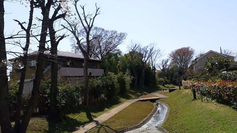 【公民館】草加市役所　八幡コミュニティセンターまで671ｍ