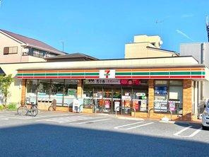 【コンビニエンスストア】セブンイレブン　足立伊興小西店まで371ｍ