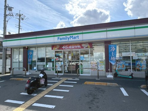 【コンビニエンスストア】ファミリーマート　桂西滝川町店まで210ｍ