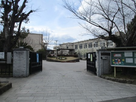 【小学校】嵯峨野小学校まで408ｍ