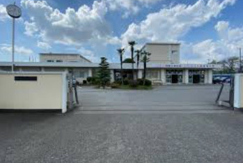 【中学校】伊勢崎市立第三中学校まで925ｍ