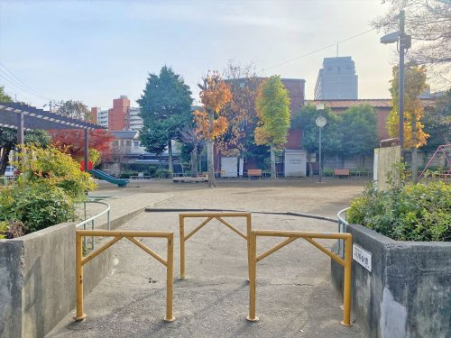 【公園】八幡公園まで215ｍ