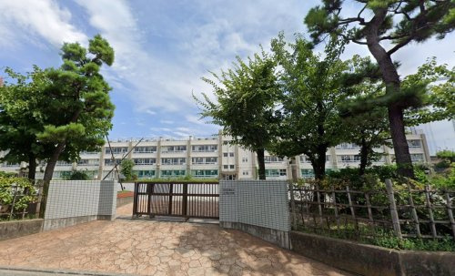 【小学校】葛飾区立上小松小学校まで746ｍ