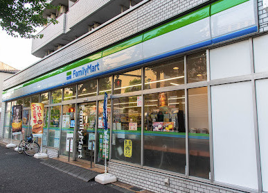 【コンビニエンスストア】ファミリーマート　小滝橋通り店まで998ｍ