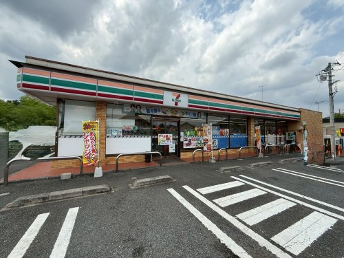 【コンビニエンスストア】セブンイレブン　瀬戸岡店まで759ｍ