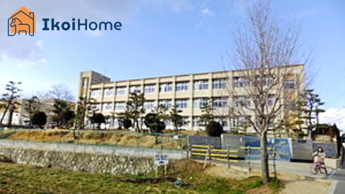【小学校】岩岡小学校まで688ｍ