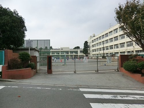 【小学校】横浜市立中沢小学校まで950ｍ